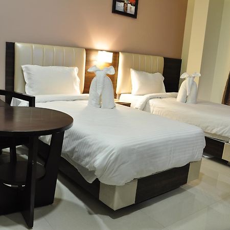 Royal Inn Khandwa ภายนอก รูปภาพ