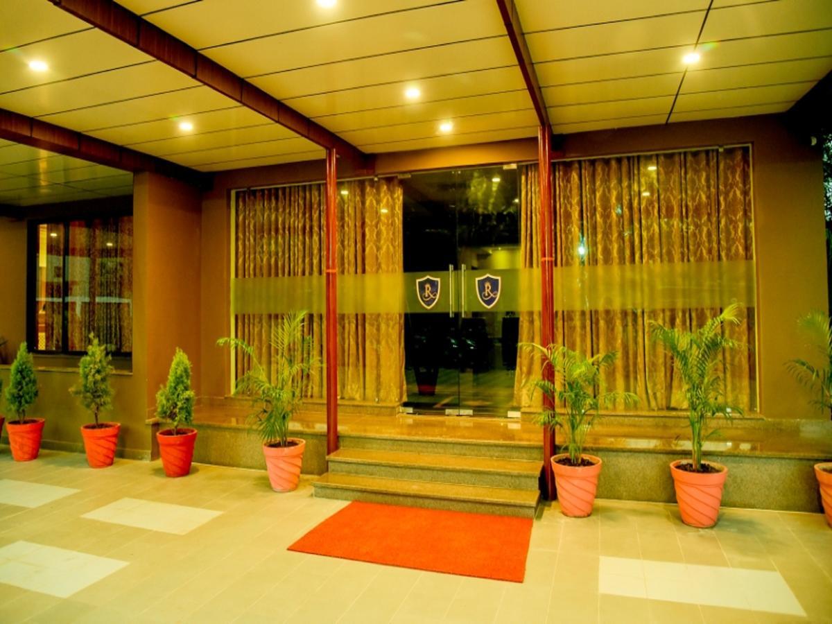 Royal Inn Khandwa ภายนอก รูปภาพ
