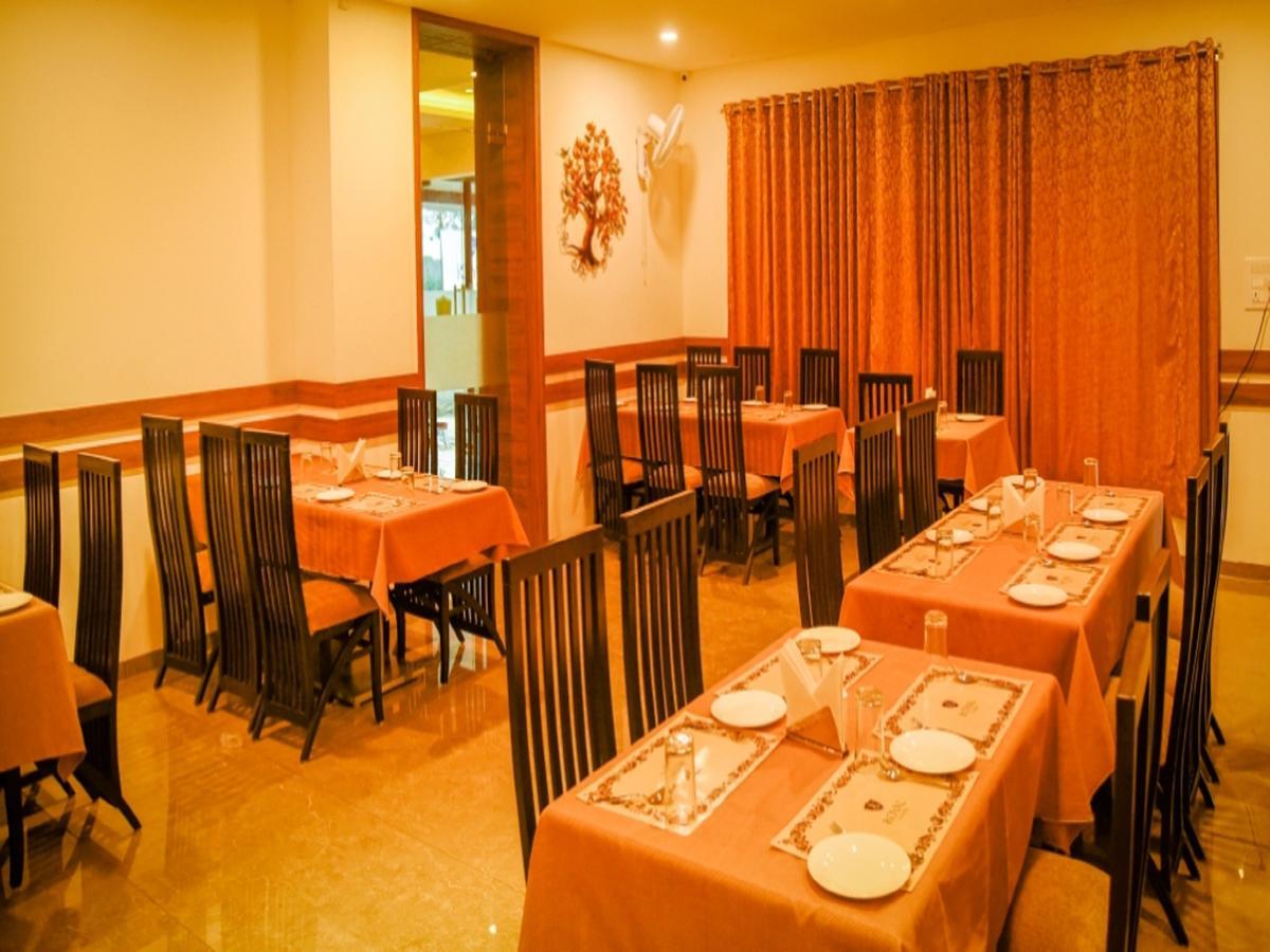 Royal Inn Khandwa ภายนอก รูปภาพ