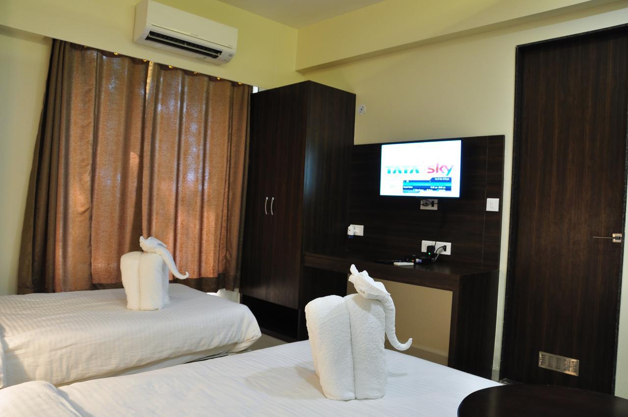 Royal Inn Khandwa ภายนอก รูปภาพ