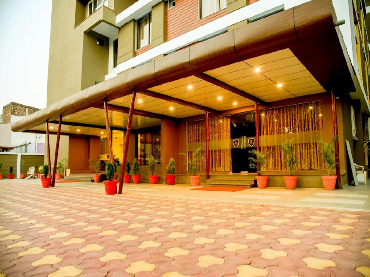 Royal Inn Khandwa ภายนอก รูปภาพ