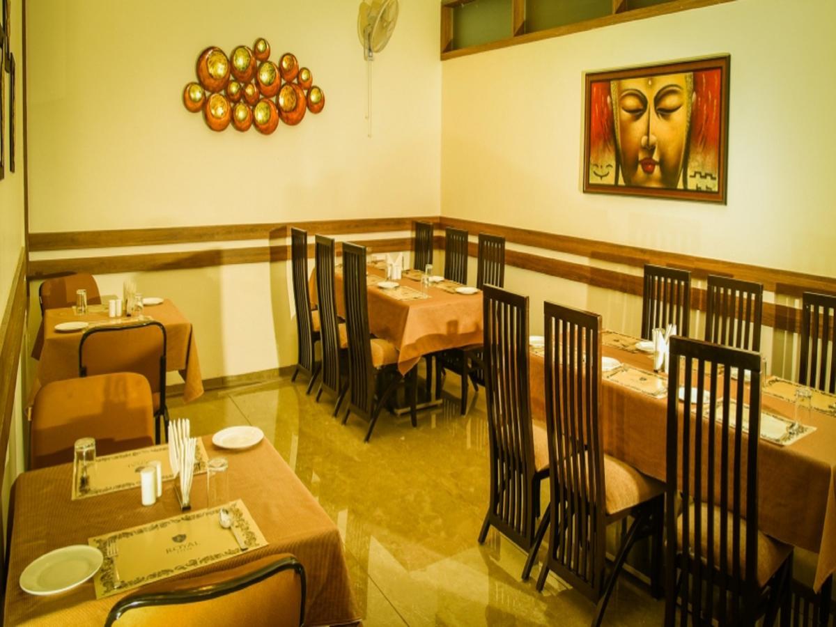Royal Inn Khandwa ภายนอก รูปภาพ